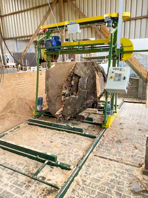 Sawmill with a 180cm width log